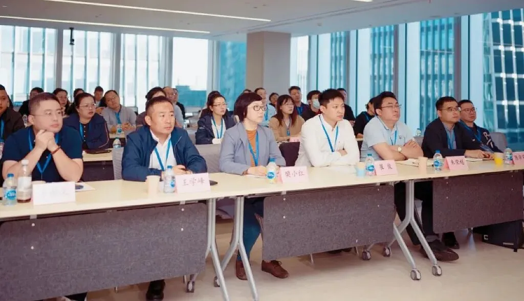 海南橡胶开展海胶大讲堂之“规范贸易业务管理”专题培训